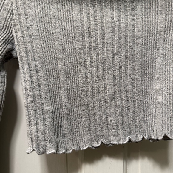 Princess Polly Ribbed Ruffle‎ Long Sleeve - Picture 2 of 5